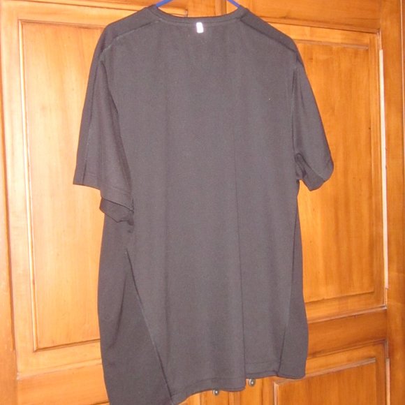 2 Men's Fila brand Shirts Size 2XL - Picture 6 of 7